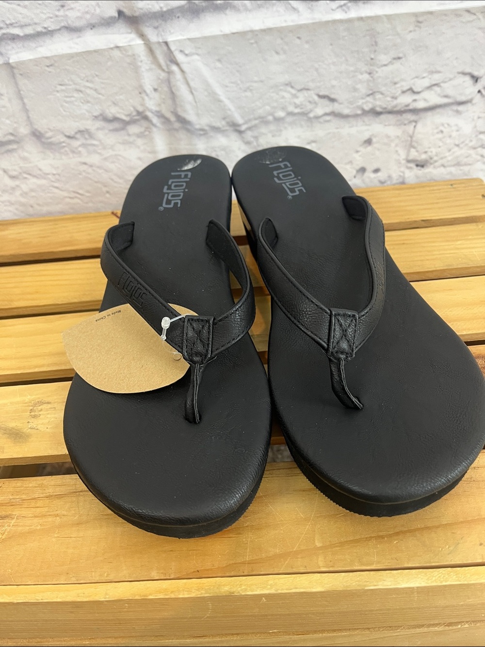 Flojos Black Sierra Flip Flops new with box size 9